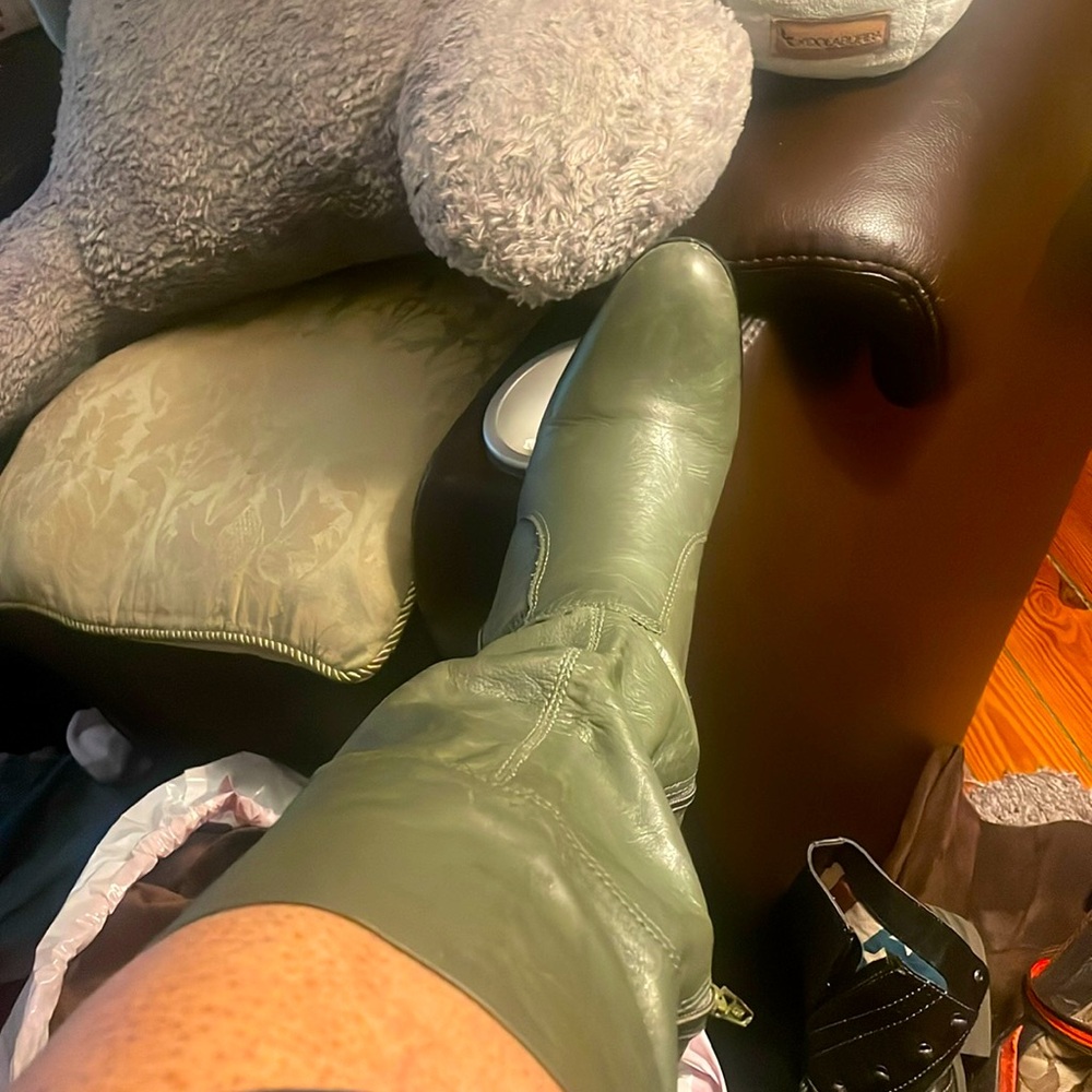 3 inch green leather boots